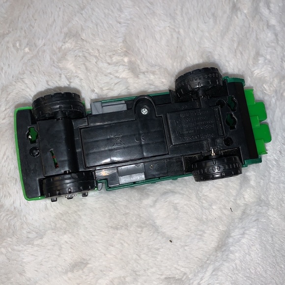Tonka Toy Garbage truck light up 7” noise buttons - Picture 3 of 4